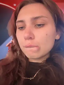 QuitieLia online show from October 5, 2025, 8:34 am