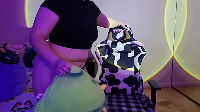 InternetFairy XO online show from February 24, 2025, 6:27 am