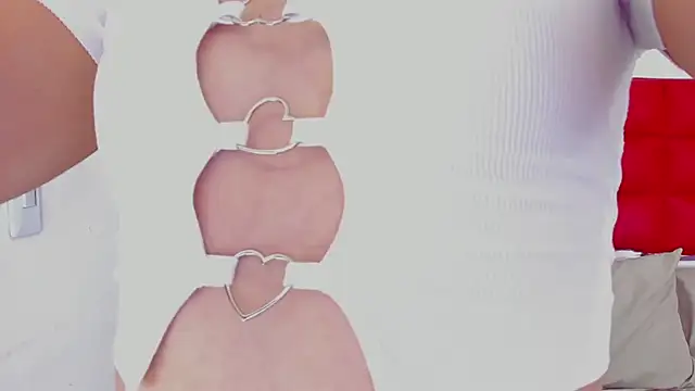 Snapshot of LyonGallego_ chatting on February 22, 2025, 9:48 pm LyonGallego online show from February 22, 2025, 9:48 pm