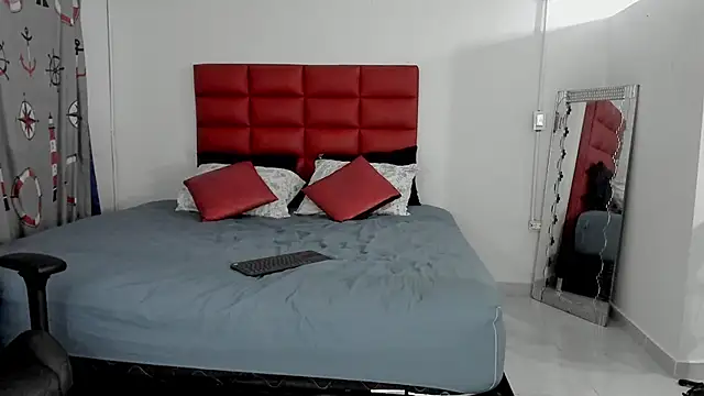 Snapshot of LyonGallego_ chatting on September 18, 2025, 8:16 am LyonGallego online show from September 18, 2025, 8:16 am