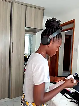 petiteebony 81 online show from January 16, 2025, 7:28 am