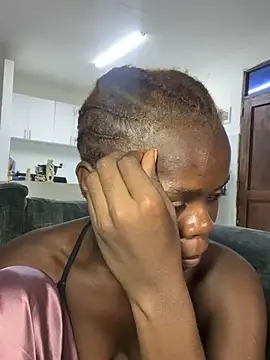 petiteebony 81 online show from February 11, 2026, 7:19 pm