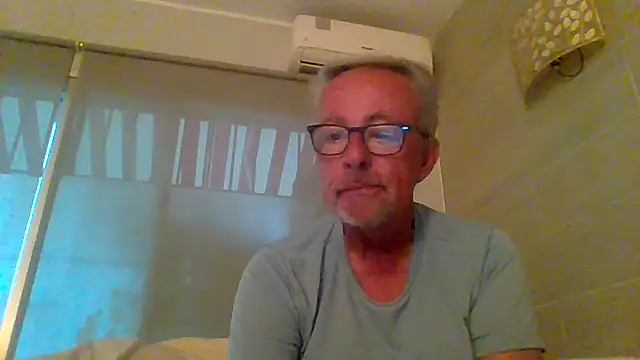 tuggy59 online show from November 17, 2025, 6:52 am