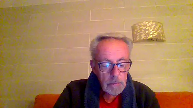 tuggy59 online show from December 18, 2025, 5:57 am