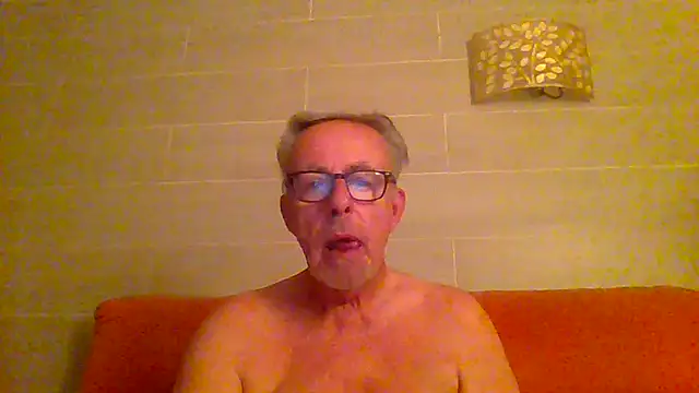 tuggy59 online show from July 14, 2026, 4:17 am