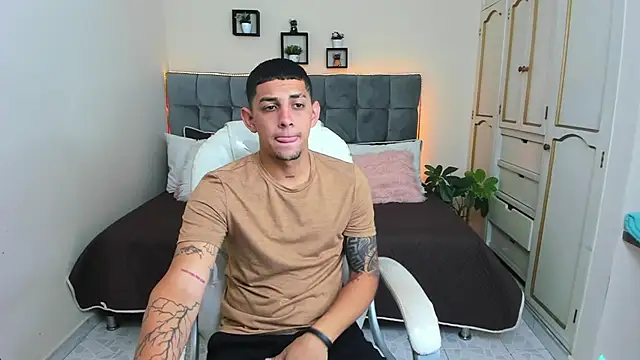 Alex cute77 online show from January 28, 2025, 12:22 pm