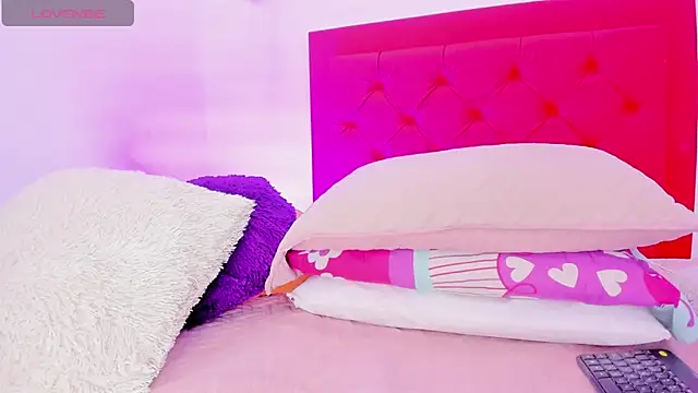 Sofia Girl  online show from December 21, 2024, 7:45 am