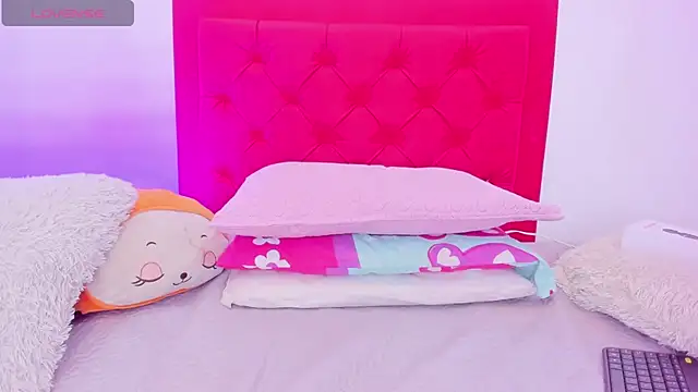 Sofia Girl  online show from March 5, 2025, 7:38 am