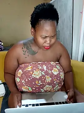Snapshot of Real1SweetQueen chatting on January 23, 2025, 6:28 am Real1SweetQueen online show from January 23, 2025, 6:28 am