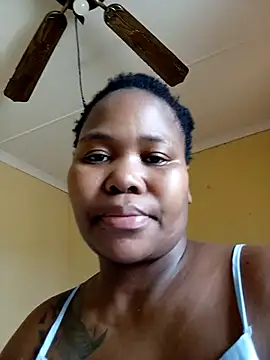 Snapshot of Real1SweetQueen chatting on February 11, 2025, 10:04 am Real1SweetQueen online show from February 11, 2025, 10:04 am