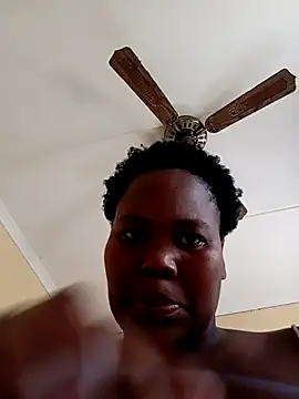 Snapshot of Real1SweetQueen chatting on March 20, 2025, 1:15 pm Real1SweetQueen online show from March 20, 2025, 1:15 pm