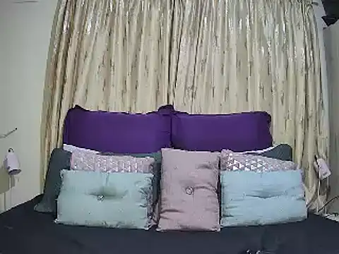 Real1SweetQueen online show from April 21, 2026, 6:01 pm