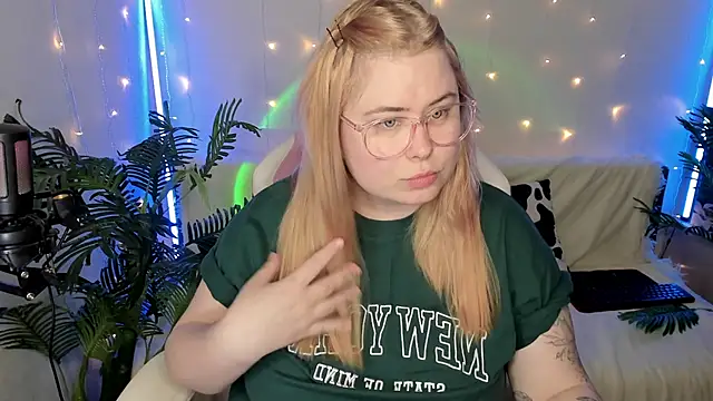 Akemi BBW online show from January 17, 2025, 6:02 pm