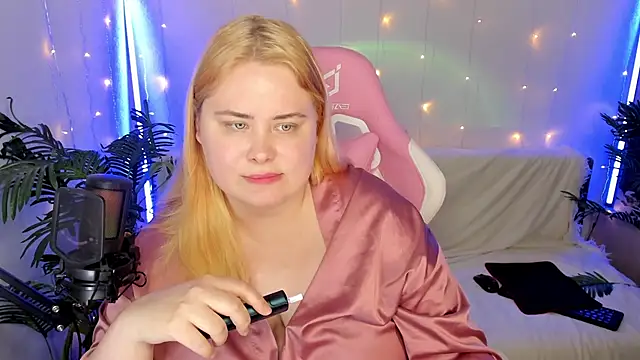 Akemi BBW online show from January 20, 2025, 8:50 pm