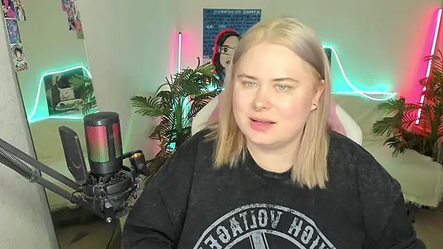 Akemi BBW online show from March 19, 2025, 9:48 pm