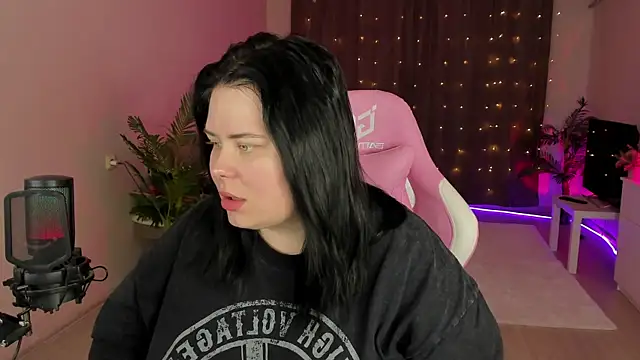 Akemi BBW online show from September 23, 2025, 5:05 pm