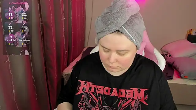 Akemi BBW online show from April 2, 2026, 5:49 am