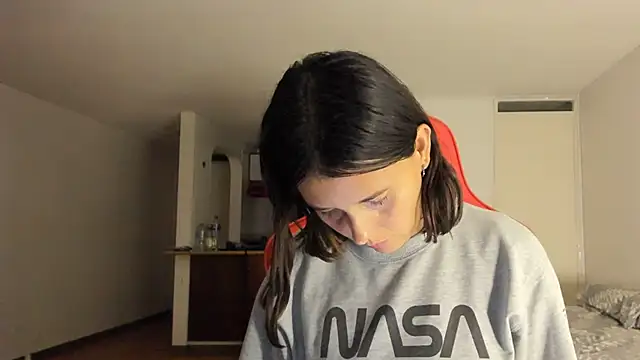 zoe jeane beker online show from February 10, 2025, 11:34 pm