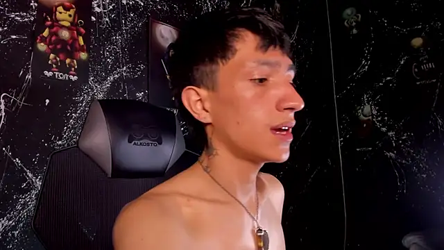 DereckCooperr online show from November 19, 2025, 10:54 pm