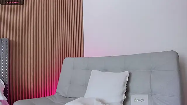 susan  hills online show from March 13, 2025, 2:44 pm