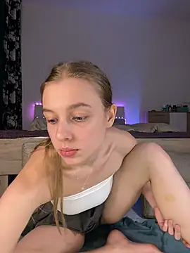 freiiaflower online show from February 17, 2025, 7:10 pm