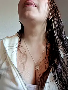 Snapshot of seherlatin chatting on July 6, 2026, 2:47 pm seherlatin online show from July 6, 2026, 2:47 pm