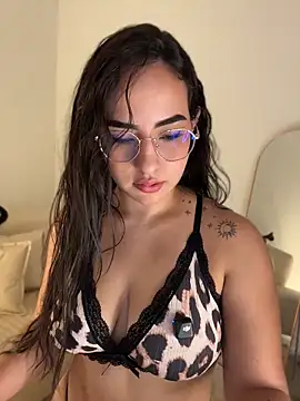 anniesweet02 online show from May 28, 2026, 1:19 pm