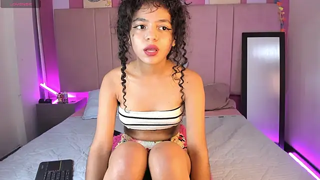 Winnifer Gonzal online show from December 14, 2024, 8:56 am