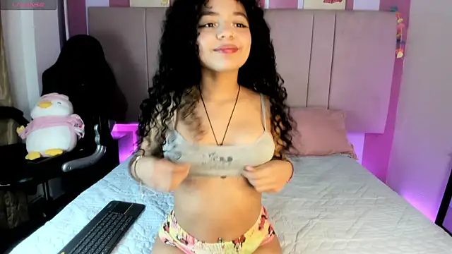 Winnifer Gonzal online show from March 10, 2025, 3:01 am