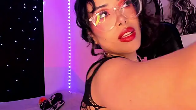 willow poisson online show from December 27, 2024, 5:26 pm