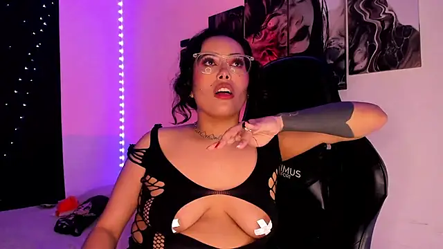 willow poisson online show from December 27, 2024, 8:28 pm