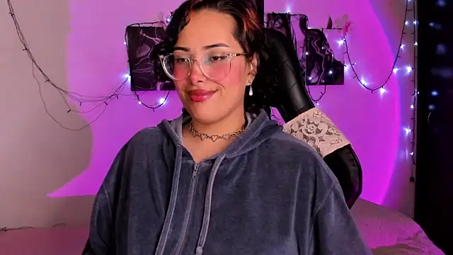 willow poisson online show from November 10, 2025, 5:23 pm