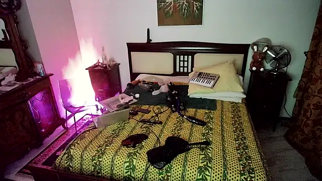 CharlotteVixxens online show from March 31, 2026, 11:16 pm