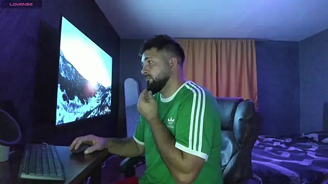 Eduu2322 online show from September 22, 2025, 8:44 pm