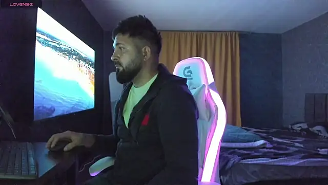 Eduu2322 online show from September 25, 2025, 7:06 pm