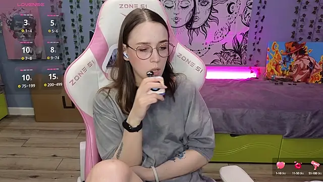 Sweet frosti online show from September 12, 2025, 3:06 am