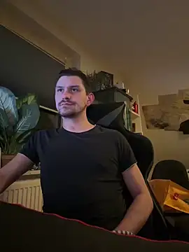 Snapshot of Shaiiboy chatting on February 2, 2025, 3:43 am Shaiiboy online show from February 2, 2025, 3:43 am