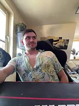 Snapshot of Shaiiboy chatting on March 20, 2025, 10:10 am Shaiiboy online show from March 20, 2025, 10:10 am