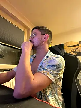 Snapshot of Shaiiboy chatting on October 25, 2025, 3:36 am Shaiiboy online show from October 25, 2025, 3:36 am