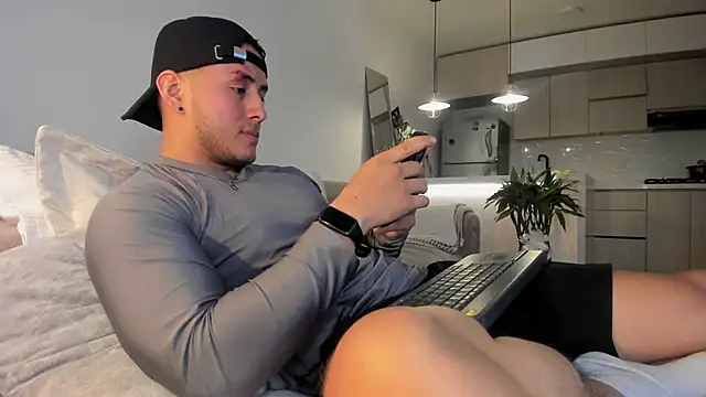 Chriskyle  online show from February 19, 2025, 2:44 am