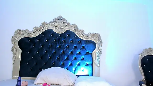 thecrazyadamss  online show from October 31, 2025, 4:02 am