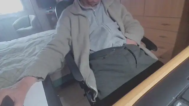 papillonhotofficial online show from February 2, 2025, 9:08 am