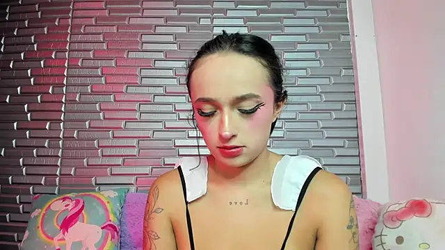 Snapshot of issagarcia chatting on December 20, 2024, 2:05 pm issagarcia online show from December 20, 2024, 2:05 pm