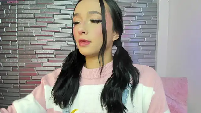 Snapshot of issagarcia chatting on February 19, 2025, 2:01 pm issagarcia online show from February 19, 2025, 2:01 pm