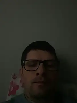 Snapshot of Juliano2289 chatting on July 20, 2026, 3:03 pm Juliano2289 online show from July 20, 2026, 3:03 pm