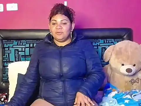 Snapshot of karolhot916 chatting on October 4, 2025, 12:52 am karolhot916 online show from October 4, 2025, 12:52 am