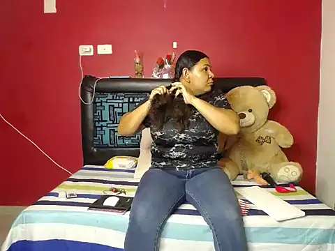 karolhot916 online show from February 25, 2026, 12:09 am