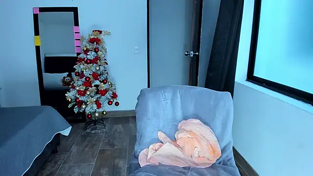 SweetMegan 1 online show from December 2, 2024, 11:23 am