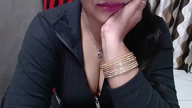 Snapshot of Kaur_Jannat chatting on December 9, 2024, 5:52 pm Kaur Jannat online show from December 9, 2024, 5:52 pm