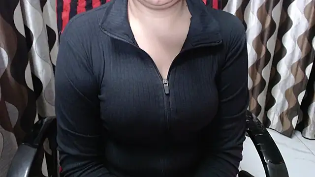 Snapshot of Kaur_Jannat chatting on February 2, 2025, 6:42 pm Kaur Jannat online show from February 2, 2025, 6:42 pm